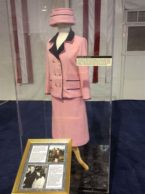 jacqueline kennedy onassis pink suit